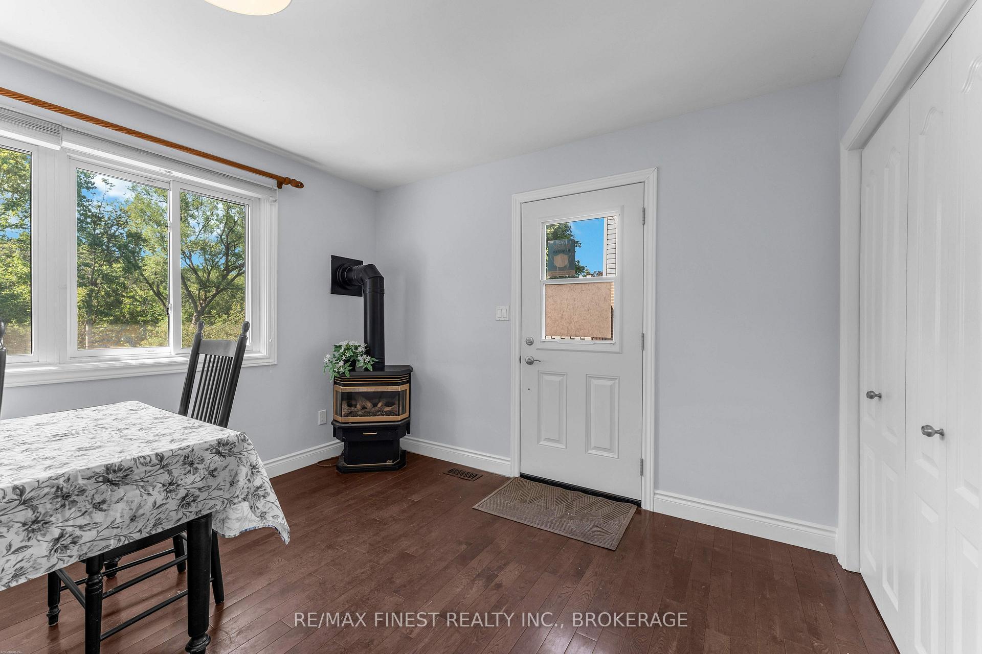 Photo 17 of 60 Sherwood Drive, Kingston, West of Sir John A. Blvd — HOMEH