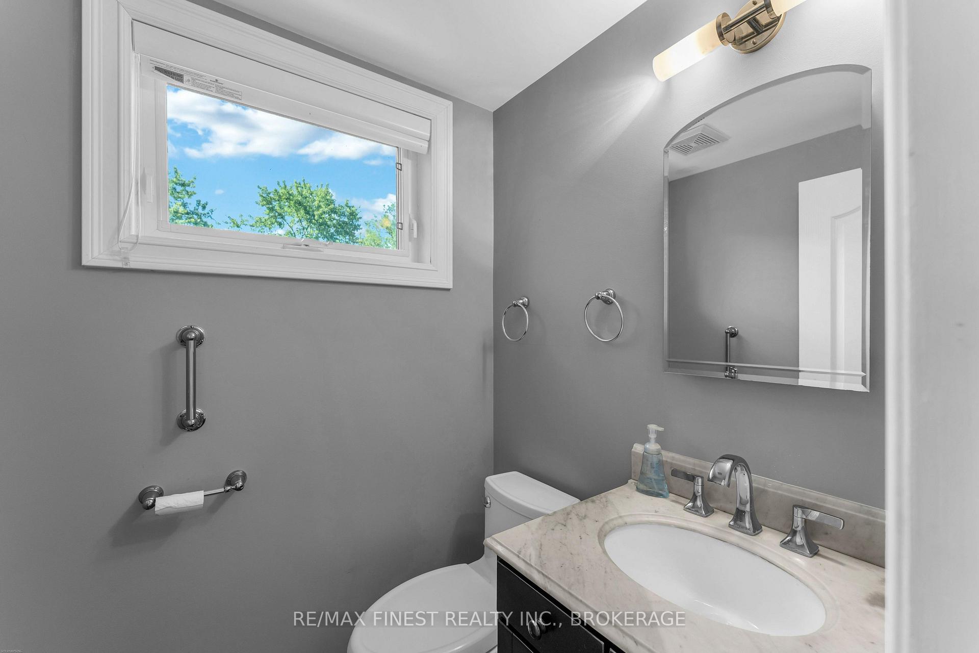 Photo 18 of 60 Sherwood Drive, Kingston, West of Sir John A. Blvd — HOMEH