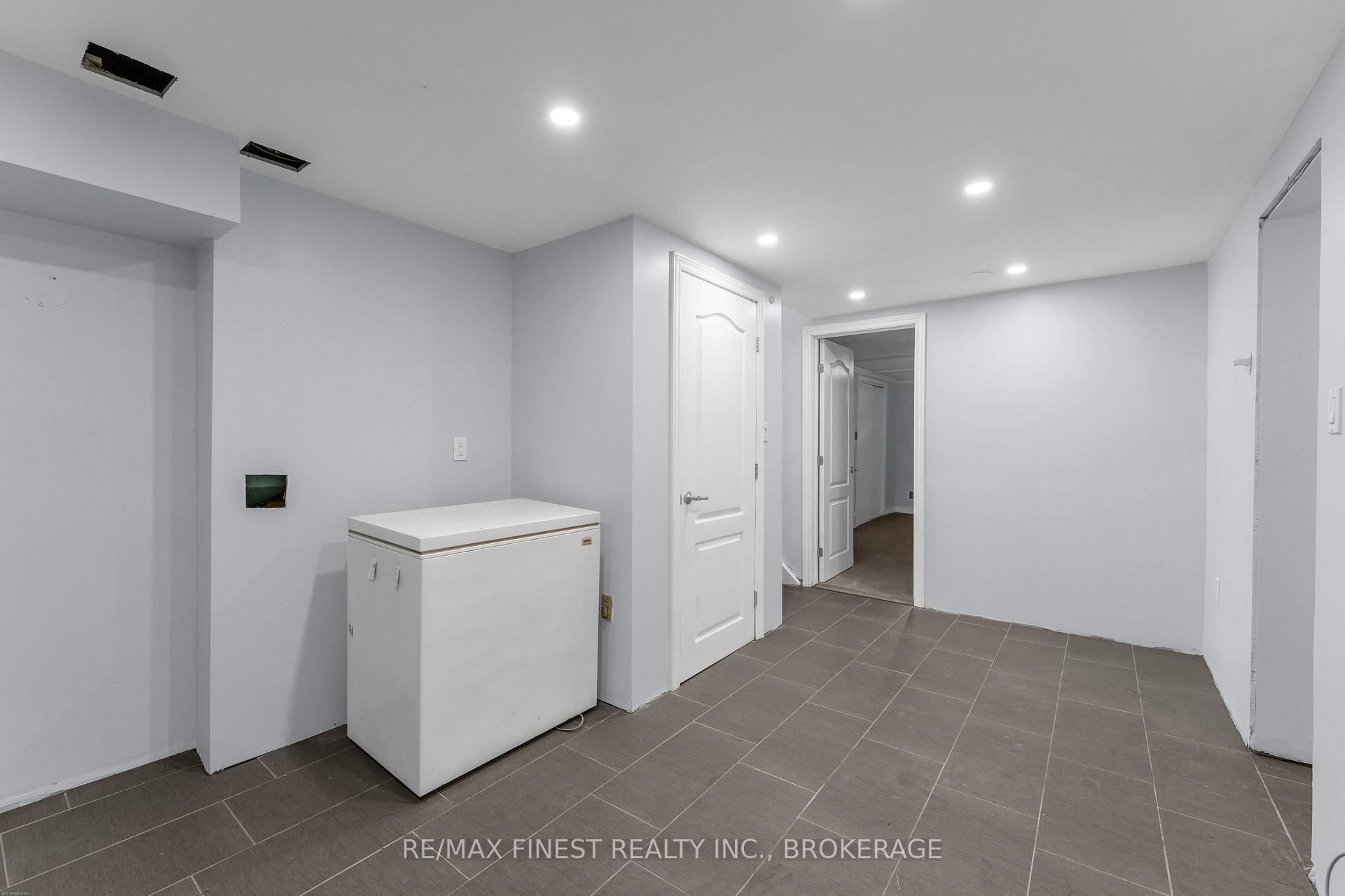 Photo 30 of 60 Sherwood Drive, Kingston, West of Sir John A. Blvd — HOMEH