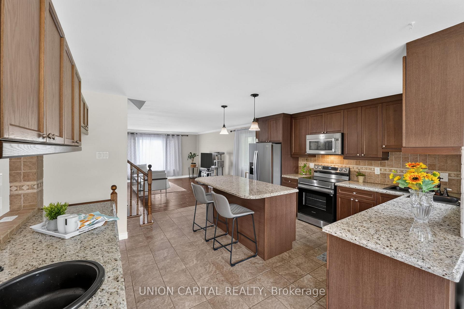 Photo 11 of 3132 Ravenshoe Road, Georgina, Belhaven — HOMEH