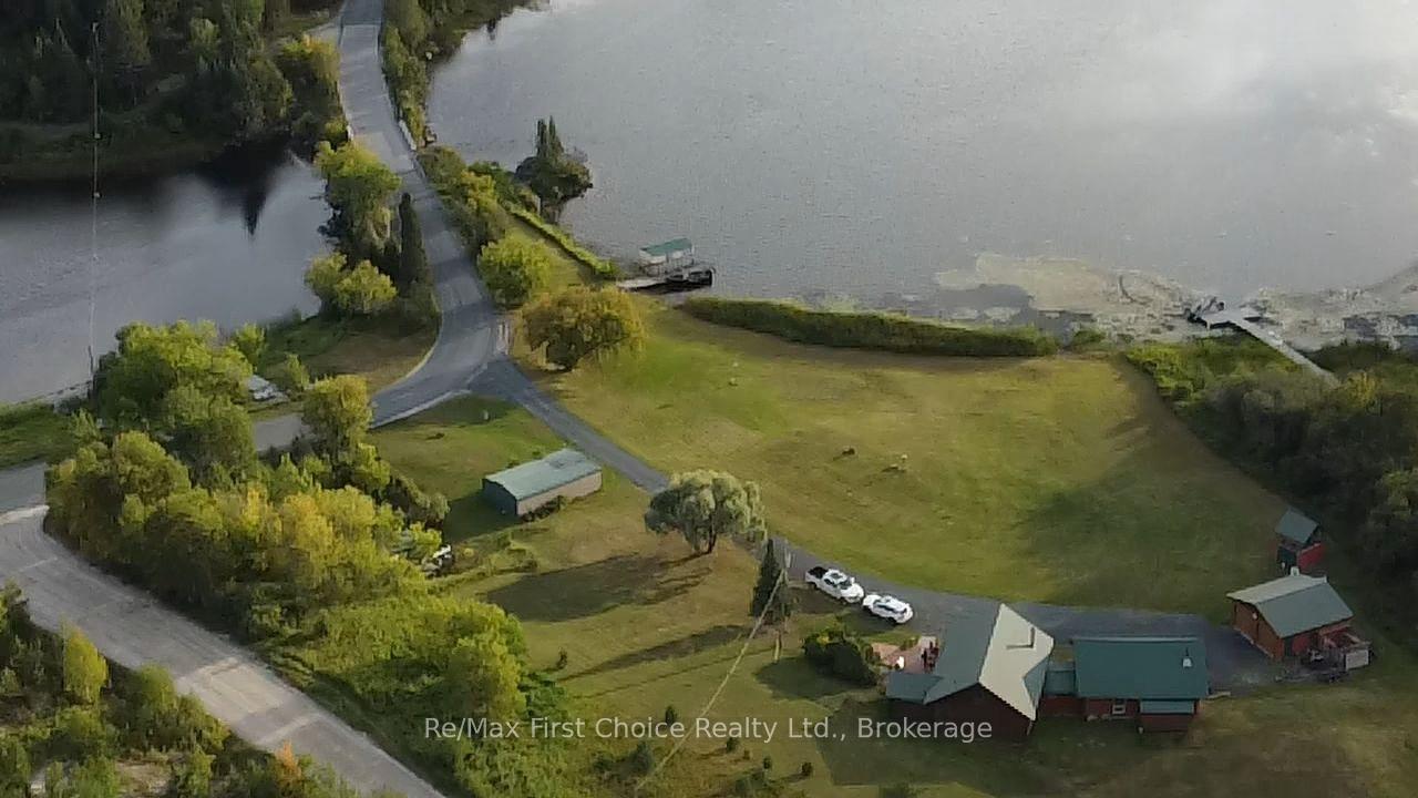 Photo 5 of 812 Essex Road E, Kenora, Kenora Northeast — HOMEH