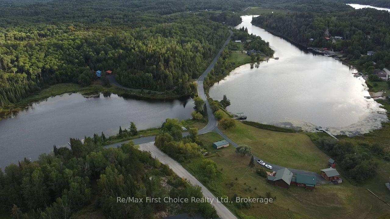 Photo 6 of 812 Essex Road E, Kenora, Kenora Northeast — HOMEH