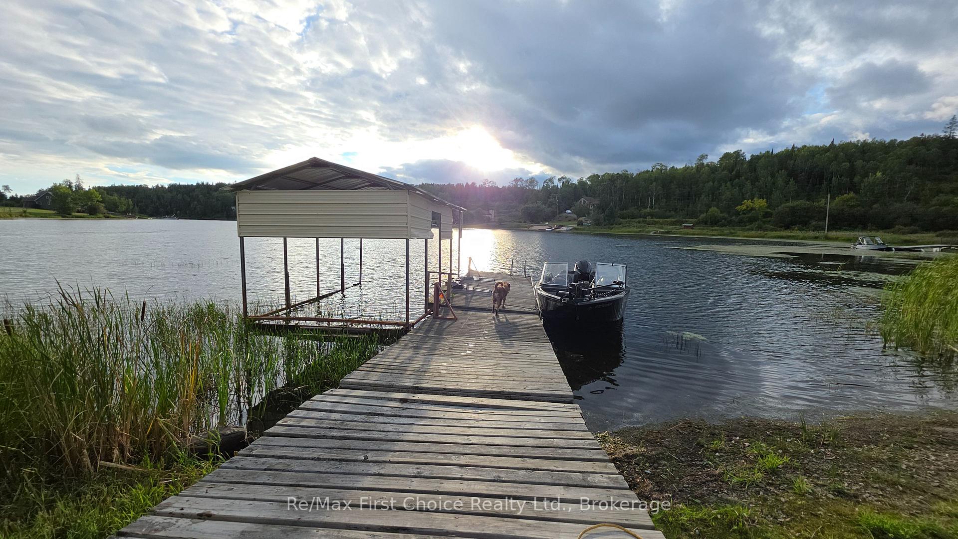 Photo 9 of 812 Essex Road E, Kenora, Kenora Northeast — HOMEH