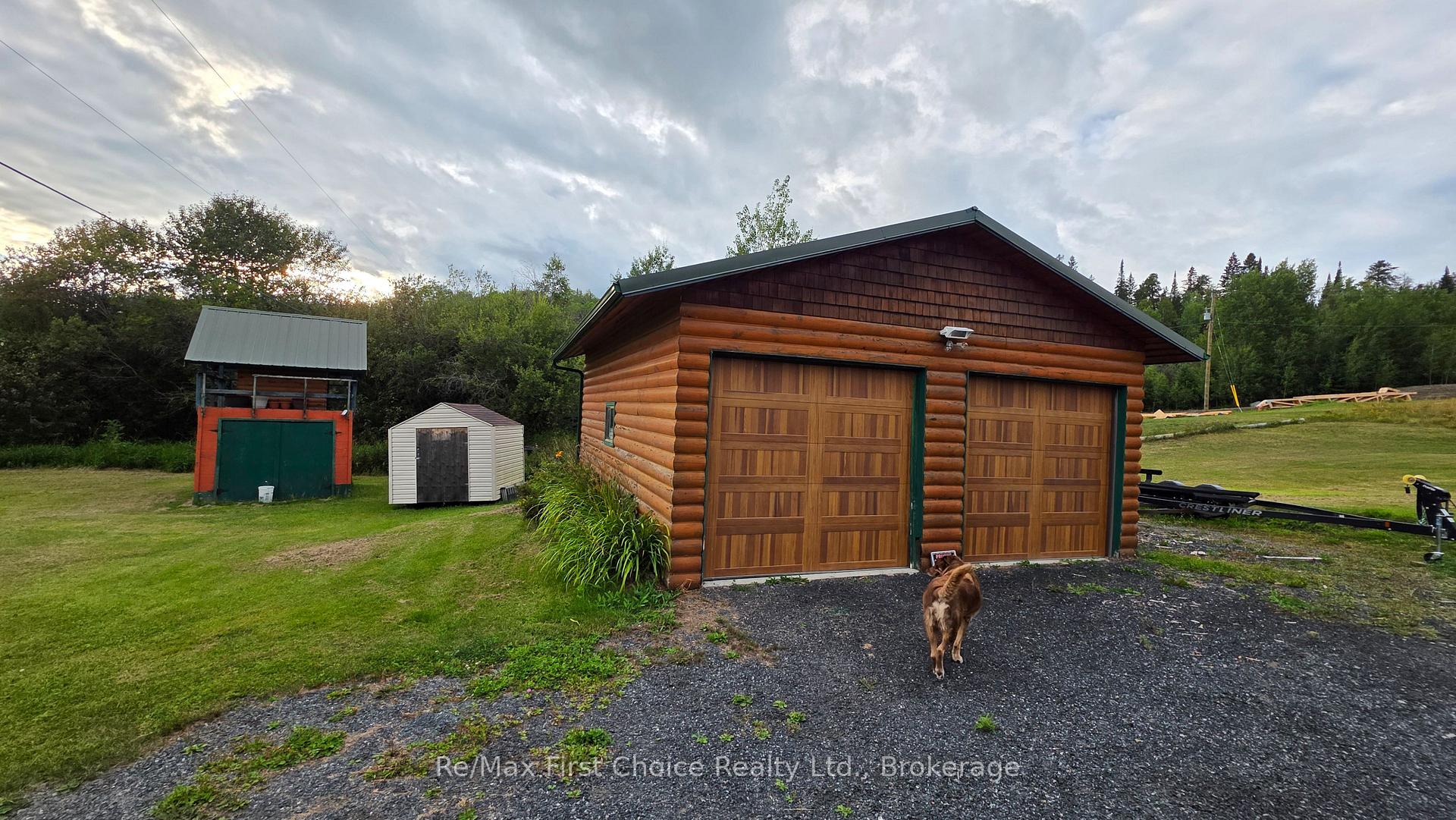 Photo 10 of 812 Essex Road E, Kenora, Kenora Northeast — HOMEH