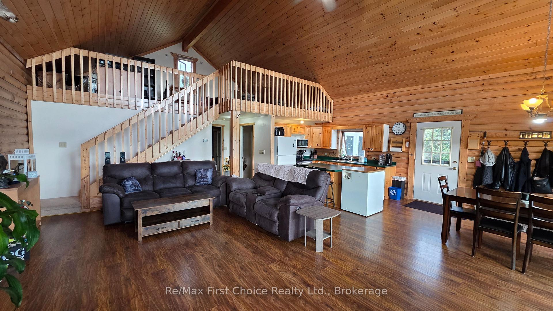 Photo 15 of 812 Essex Road E, Kenora, Kenora Northeast — HOMEH