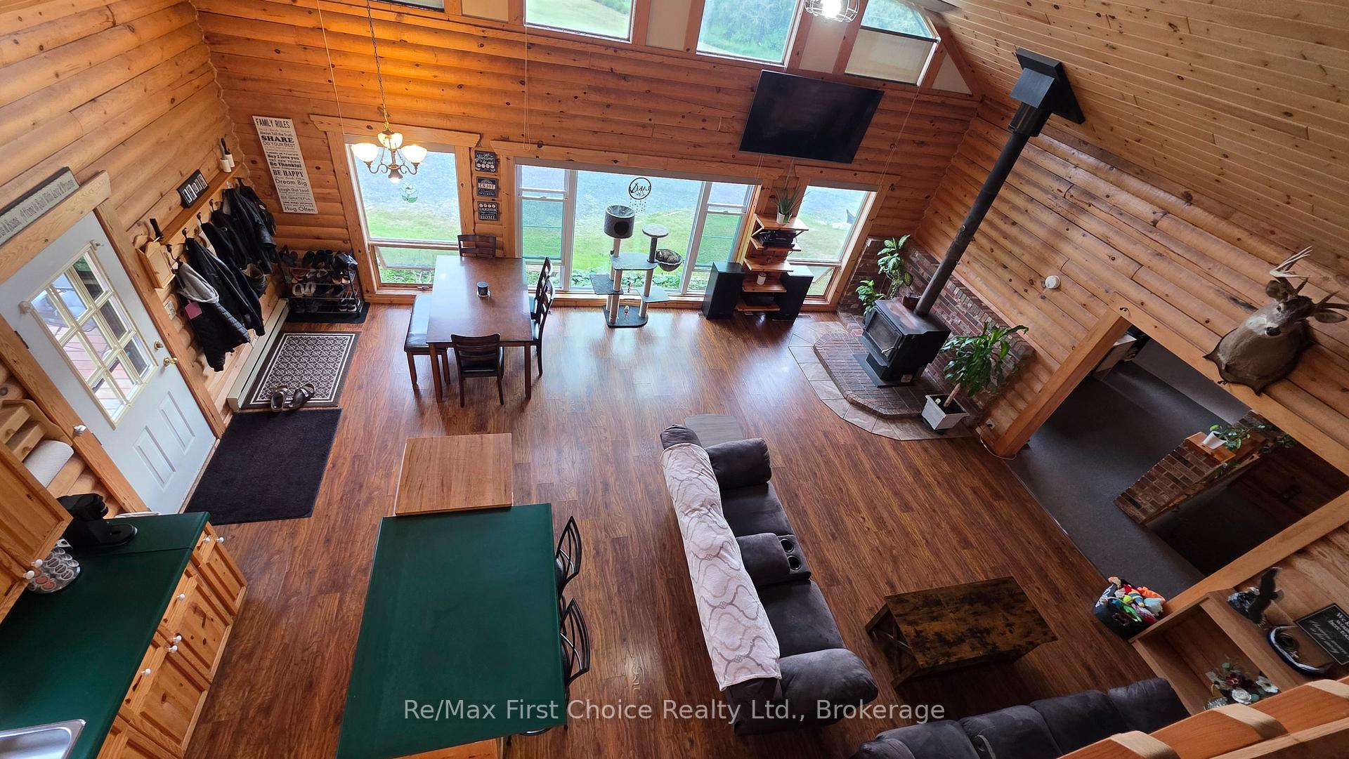 Photo 17 of 812 Essex Road E, Kenora, Kenora Northeast — HOMEH