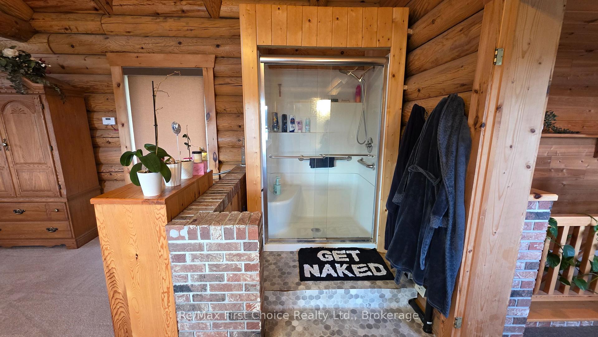 Photo 30 of 812 Essex Road E, Kenora, Kenora Northeast — HOMEH