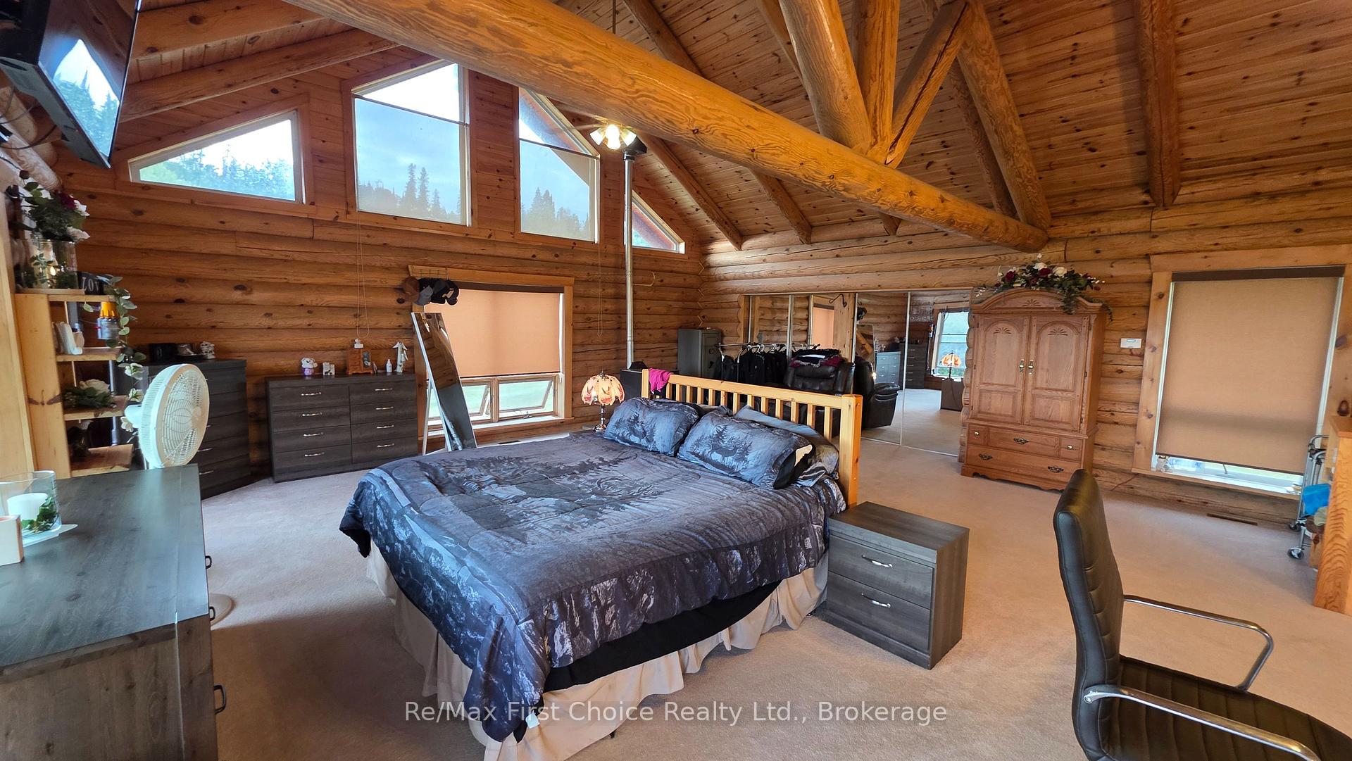 Photo 32 of 812 Essex Road E, Kenora, Kenora Northeast — HOMEH