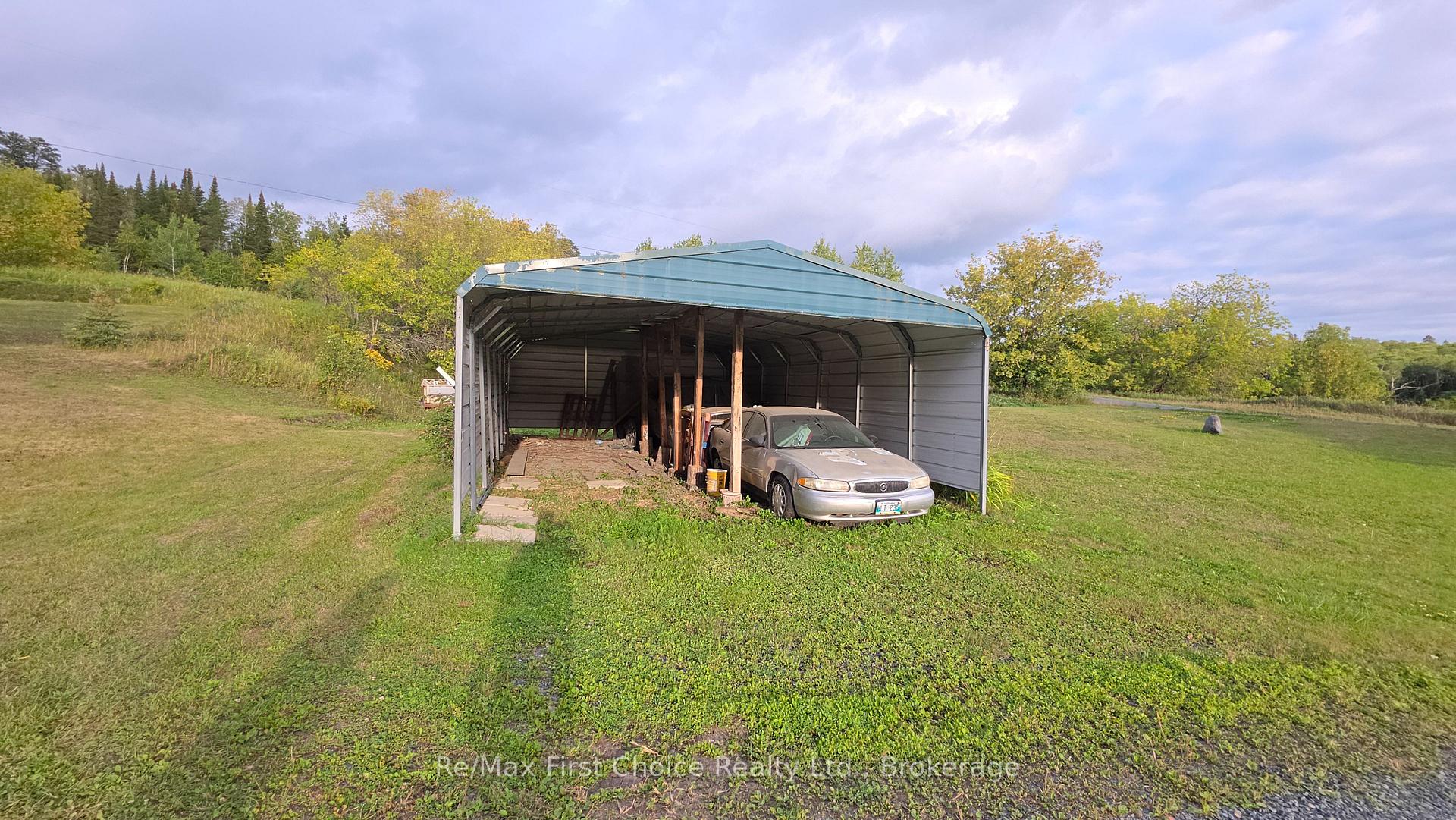 Photo 34 of 812 Essex Road E, Kenora, Kenora Northeast — HOMEH