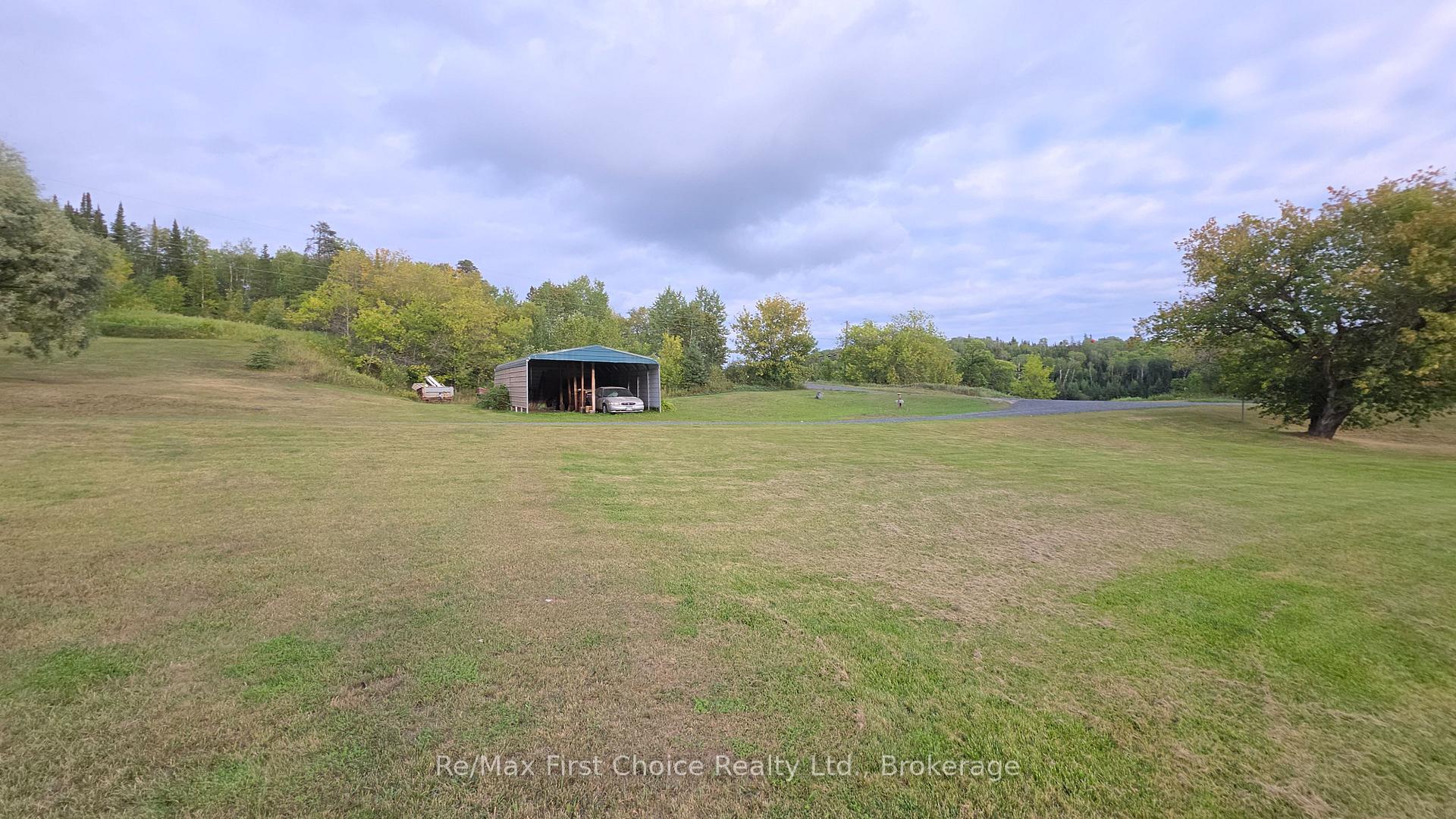 Photo 35 of 812 Essex Road E, Kenora, Kenora Northeast — HOMEH
