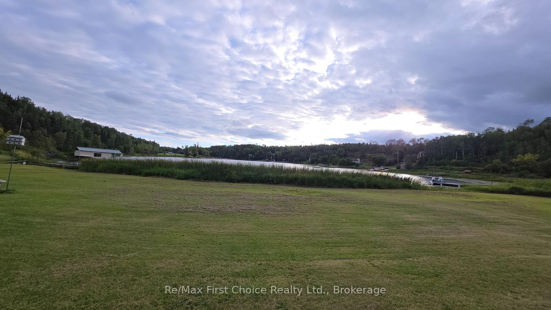 Photo 36 of 812 Essex Road E, Kenora, Kenora Northeast — HOMEH