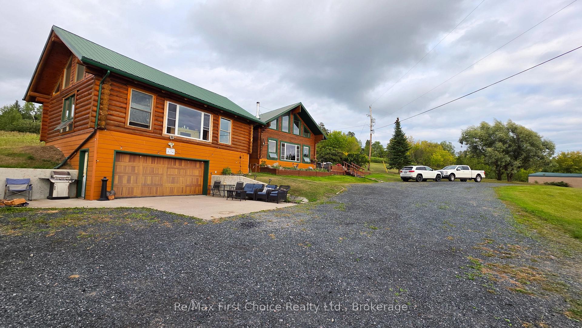 Photo 37 of 812 Essex Road E, Kenora, Kenora Northeast — HOMEH