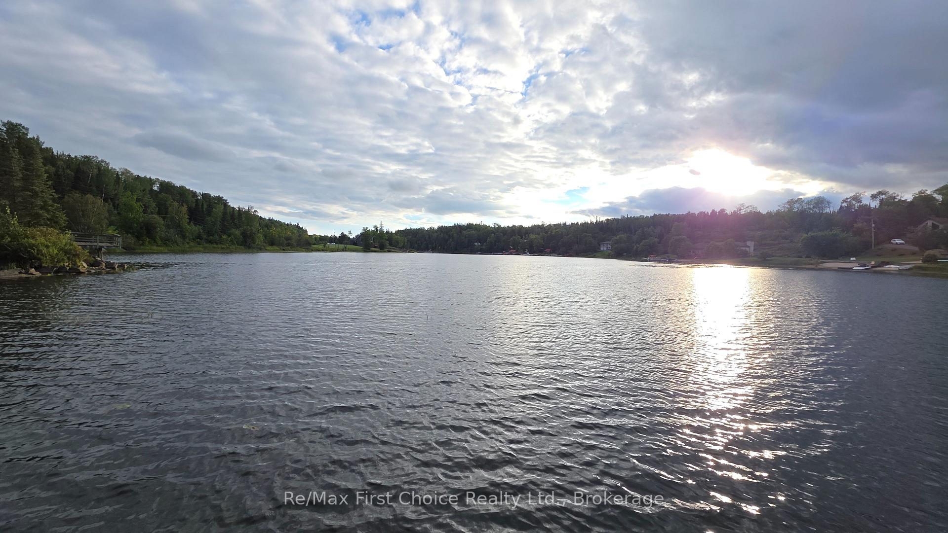 Photo 38 of 812 Essex Road E, Kenora, Kenora Northeast — HOMEH