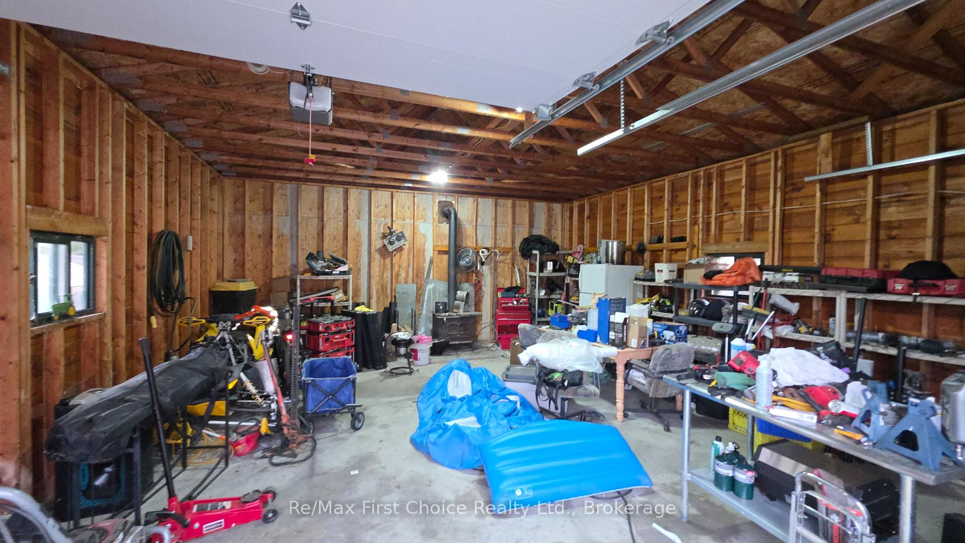 Photo 42 of 812 Essex Road E, Kenora, Kenora Northeast — HOMEH