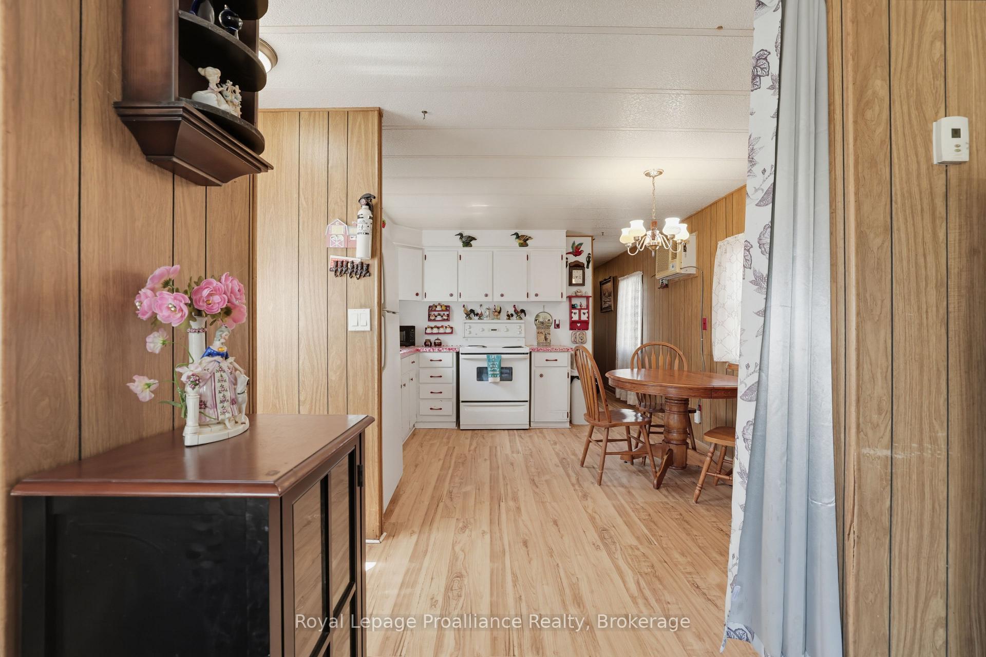 Photo 12 of 5 Kenneth Boulevard, Quinte West, Sidney Ward — HOMEH
