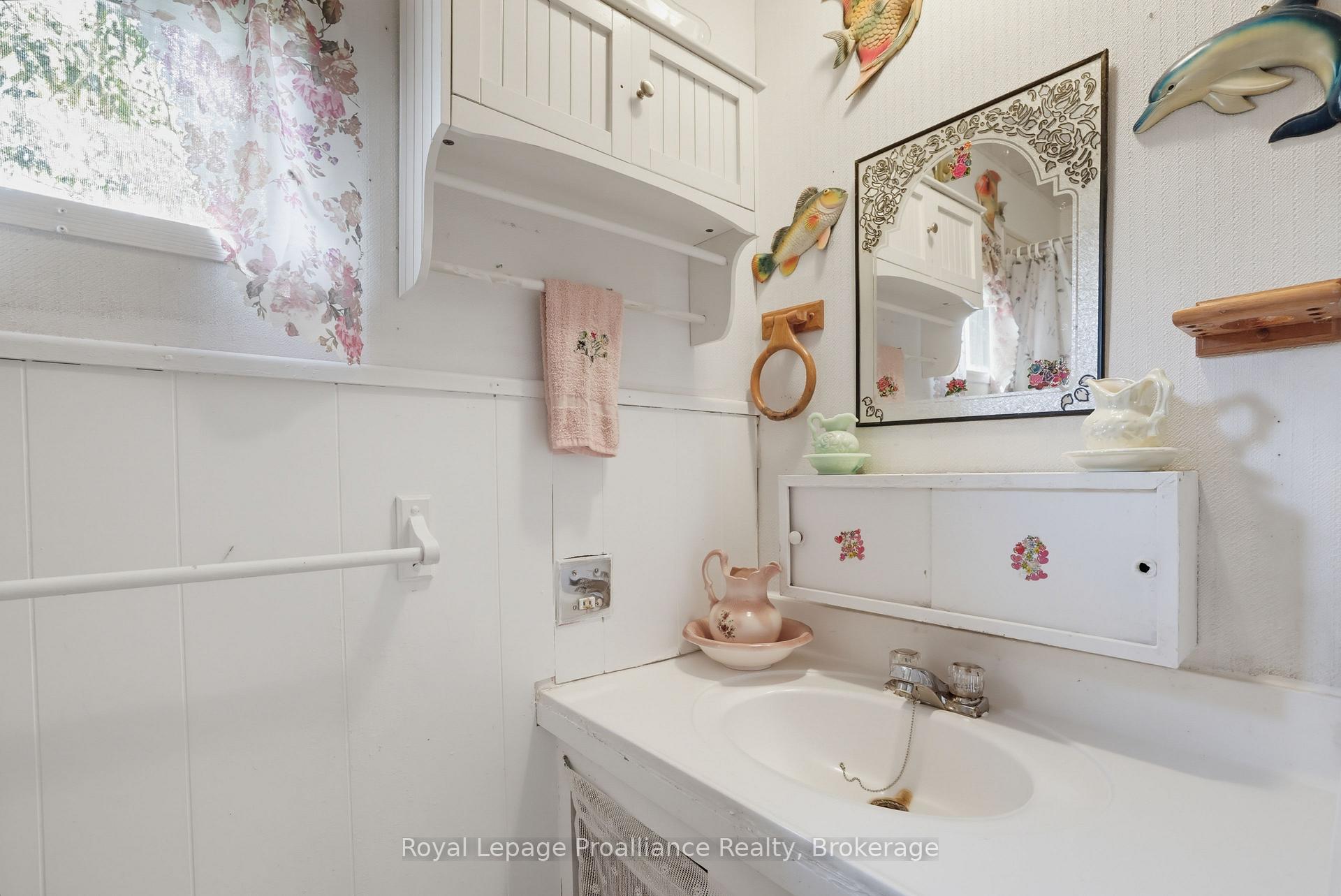 Photo 21 of 5 Kenneth Boulevard, Quinte West, Sidney Ward — HOMEH