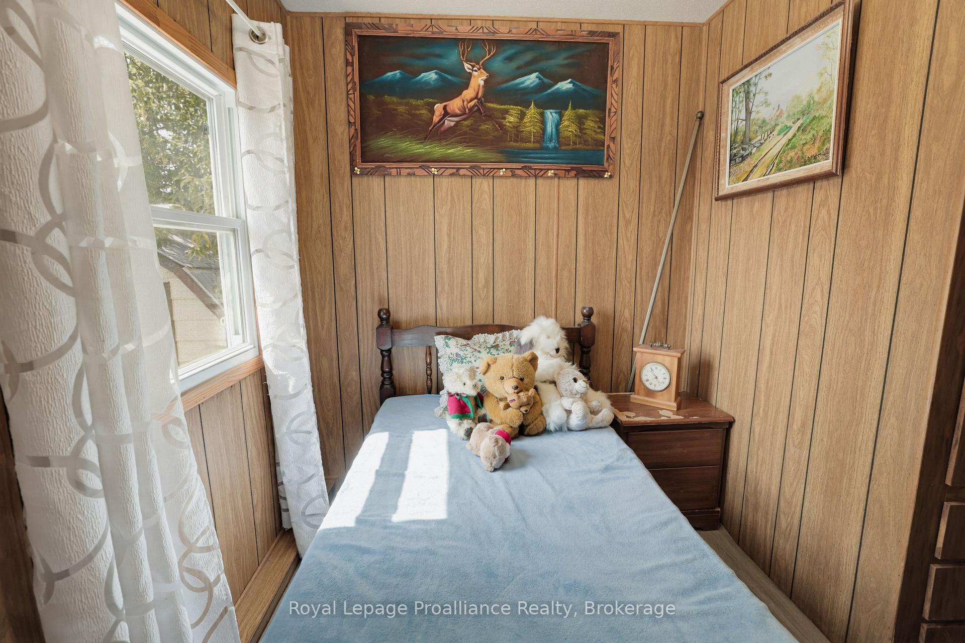 Photo 25 of 5 Kenneth Boulevard, Quinte West, Sidney Ward — HOMEH