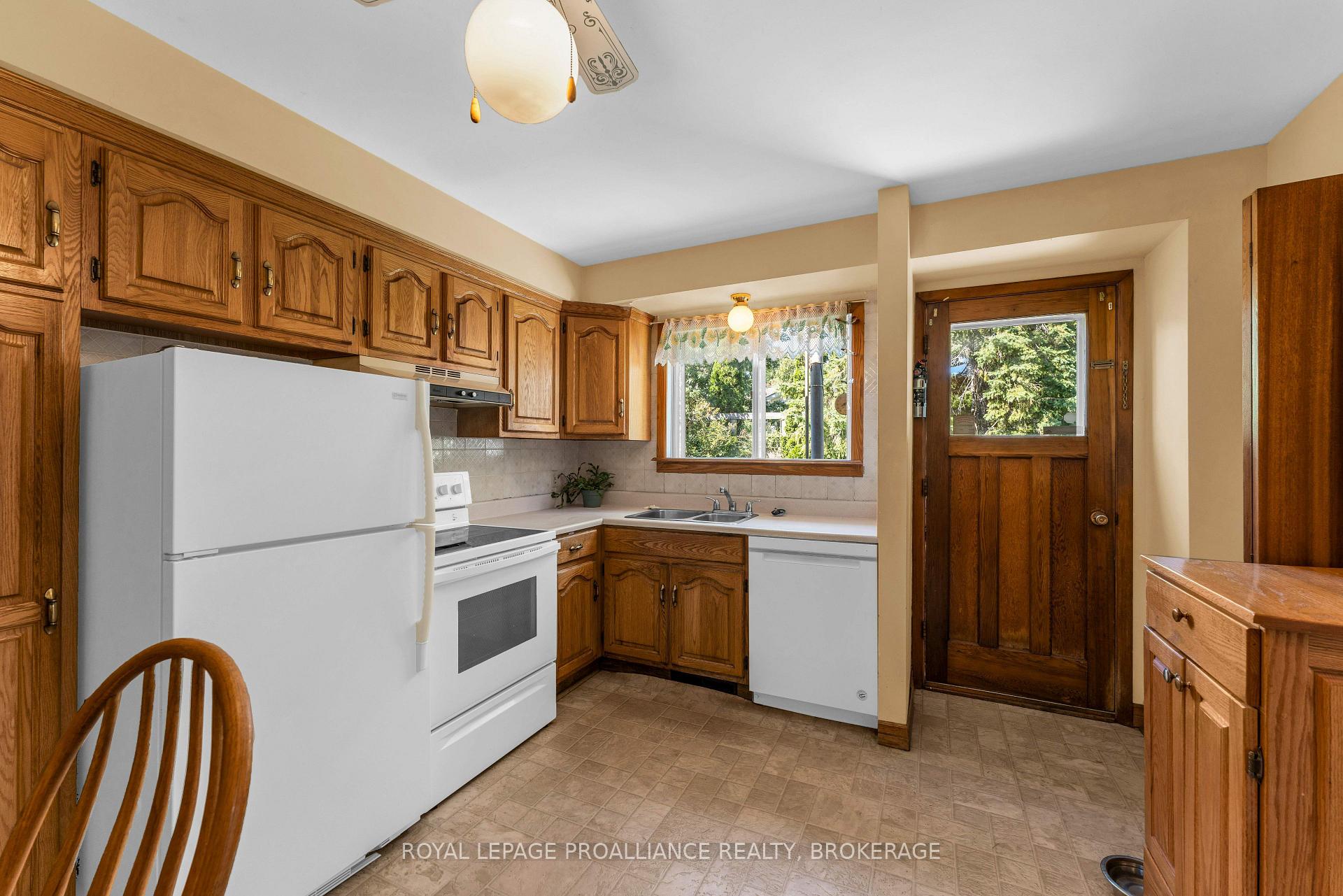 Photo 13 of 421 Windward Place, Kingston, City SouthWest — HOMEH