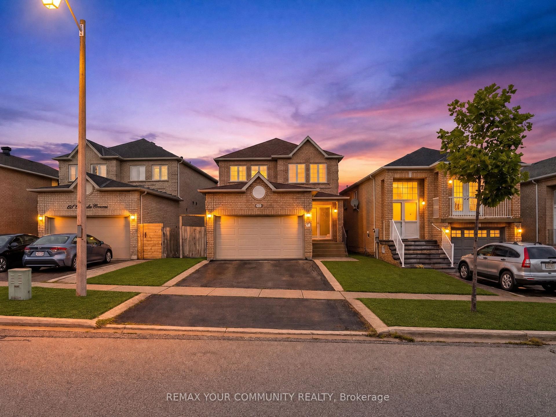 Photo 1 of 129 Colombo Crescent, Vaughan, Maple — HOMEH