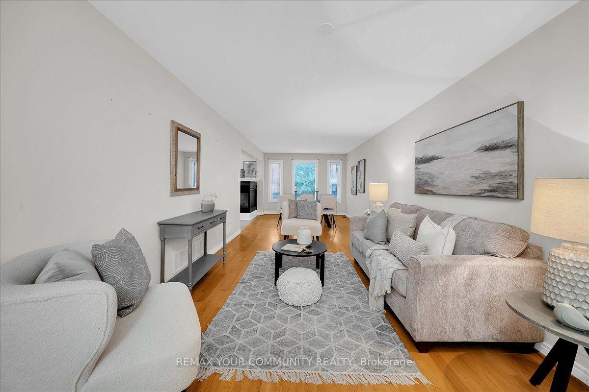 Photo 8 of 129 Colombo Crescent, Vaughan, Maple — HOMEH