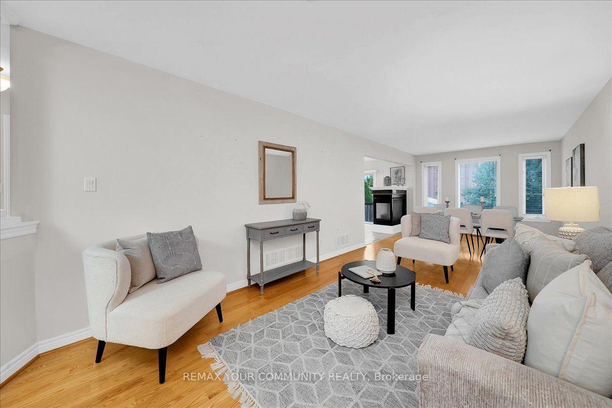 Photo 9 of 129 Colombo Crescent, Vaughan, Maple — HOMEH