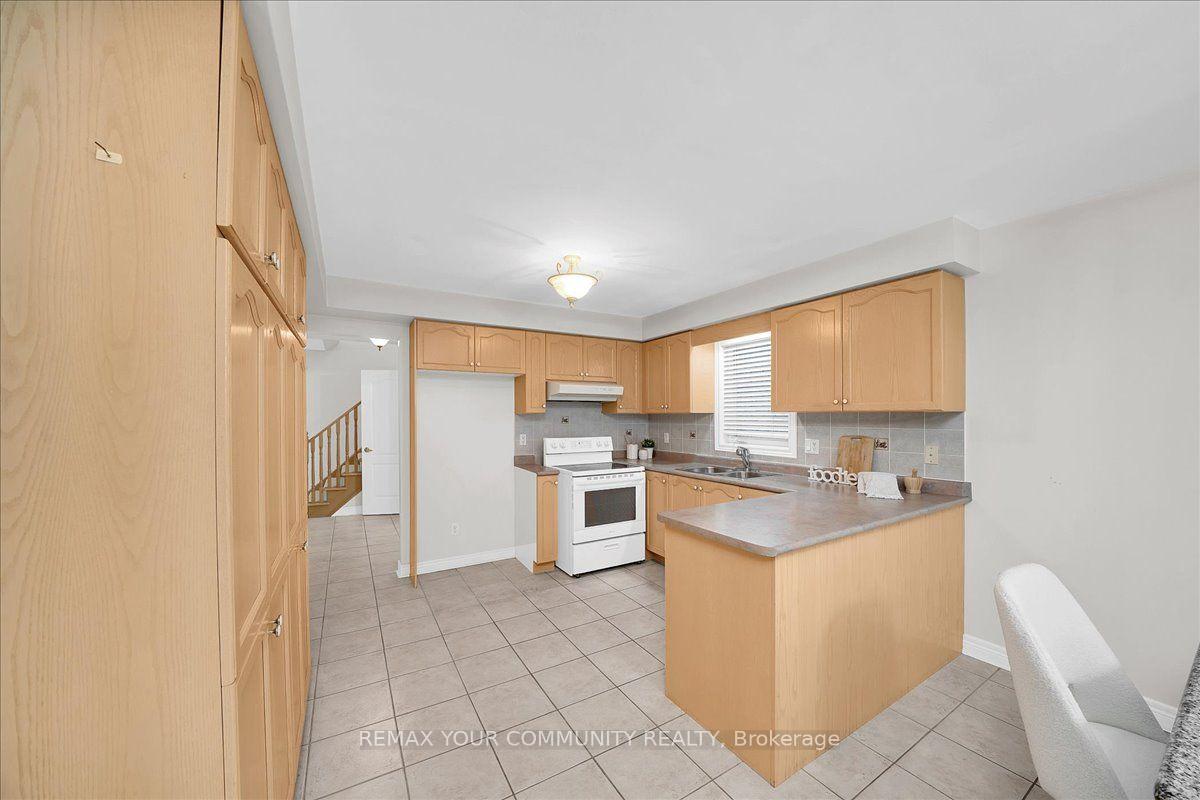 Photo 16 of 129 Colombo Crescent, Vaughan, Maple — HOMEH