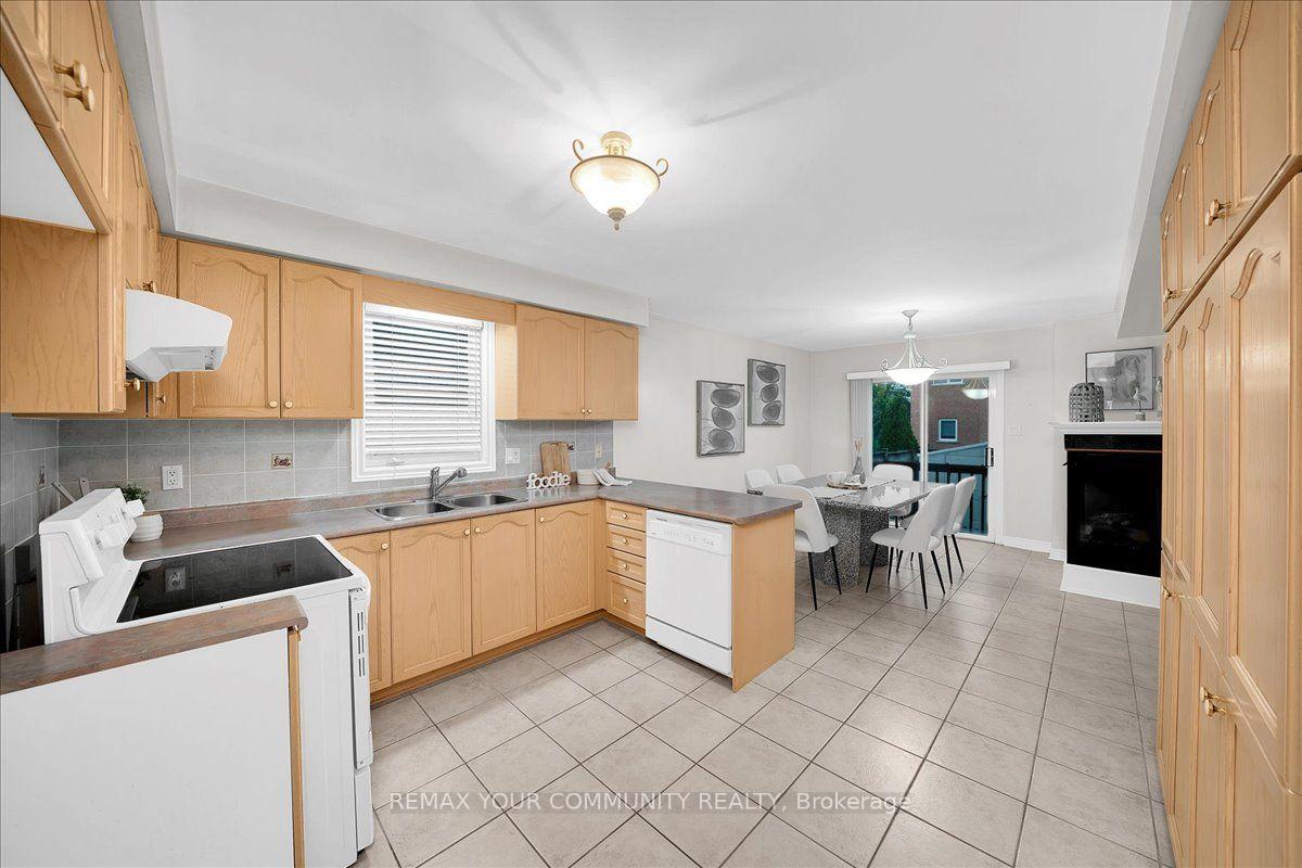 Photo 19 of 129 Colombo Crescent, Vaughan, Maple — HOMEH