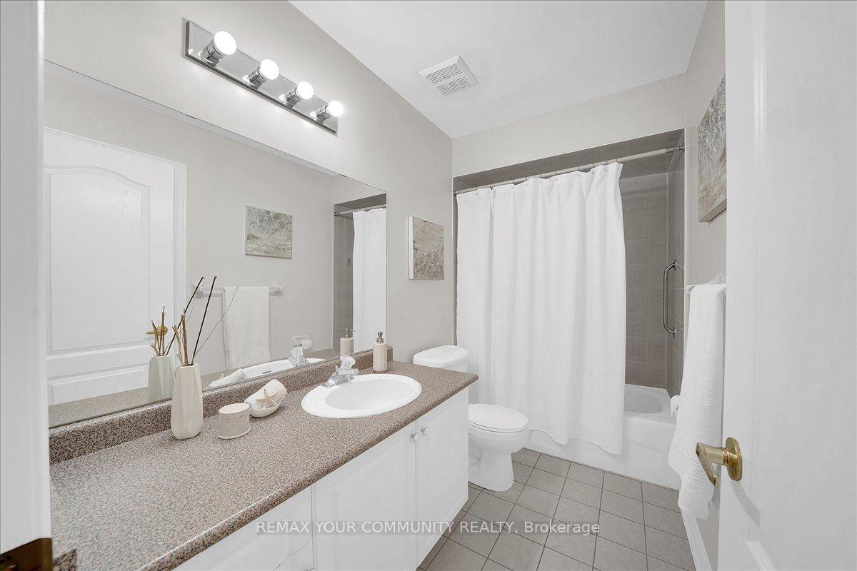Photo 31 of 129 Colombo Crescent, Vaughan, Maple — HOMEH
