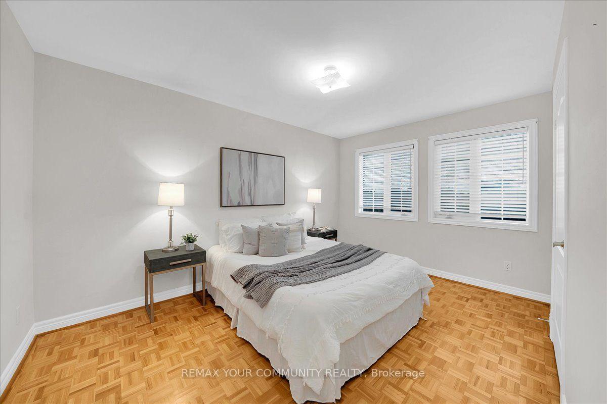 Photo 32 of 129 Colombo Crescent, Vaughan, Maple — HOMEH