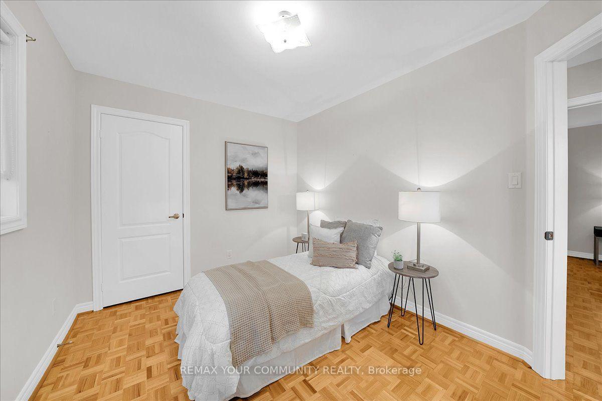 Photo 35 of 129 Colombo Crescent, Vaughan, Maple — HOMEH