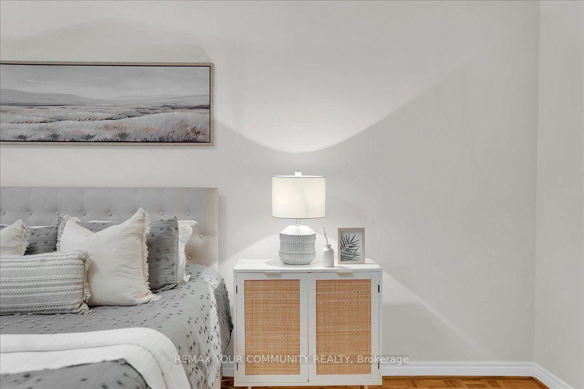 Photo 37 of 129 Colombo Crescent, Vaughan, Maple — HOMEH