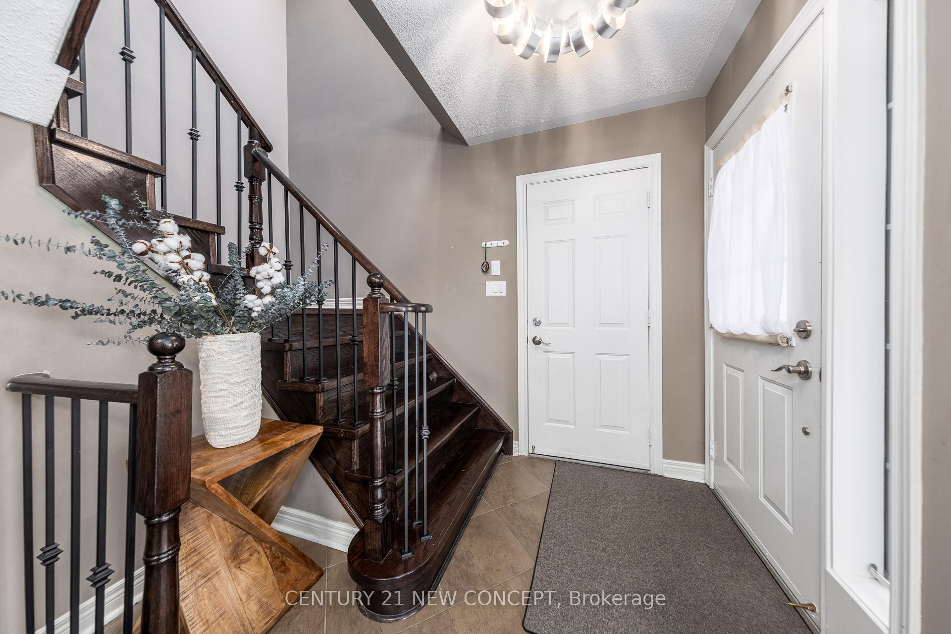 Photo 2 of Unit 25, 1905 Broad Hollow Gate, Mississauga, Erin Mills — HOMEH