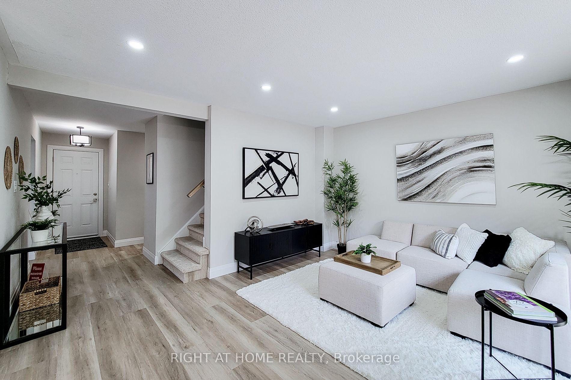 Photo 3 of 3574 Autumnleaf Crescent, Mississauga, Erin Mills — HOMEH