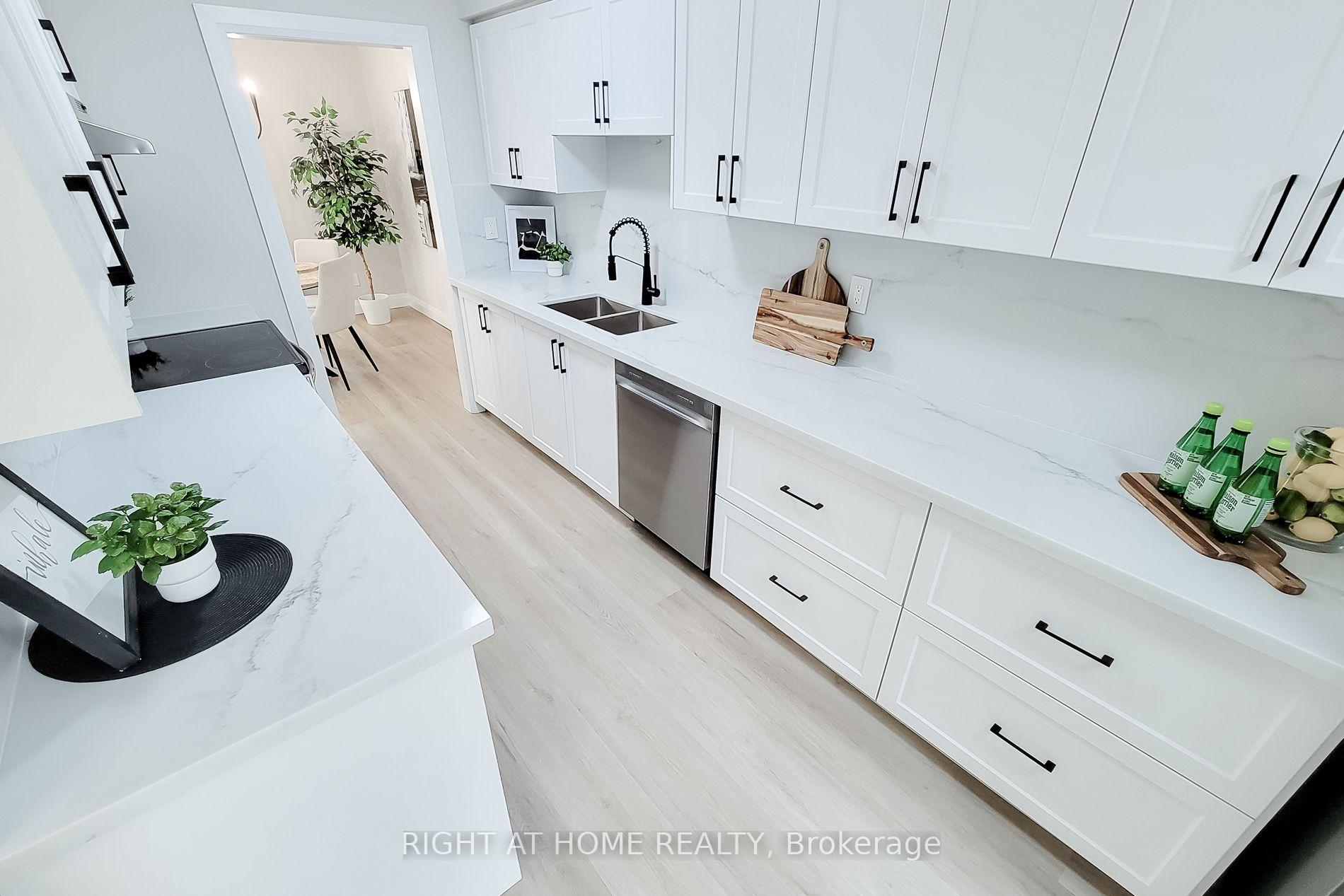 Photo 7 of 3574 Autumnleaf Crescent, Mississauga, Erin Mills — HOMEH