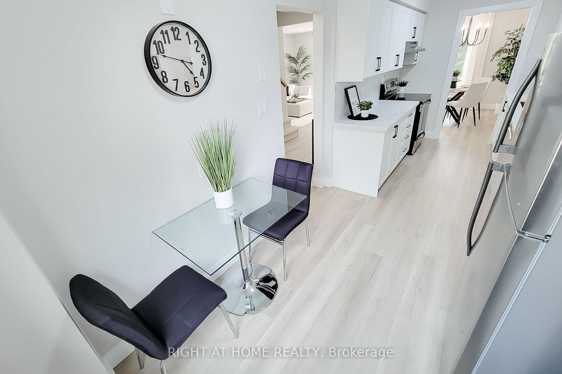 Photo 8 of 3574 Autumnleaf Crescent, Mississauga, Erin Mills — HOMEH