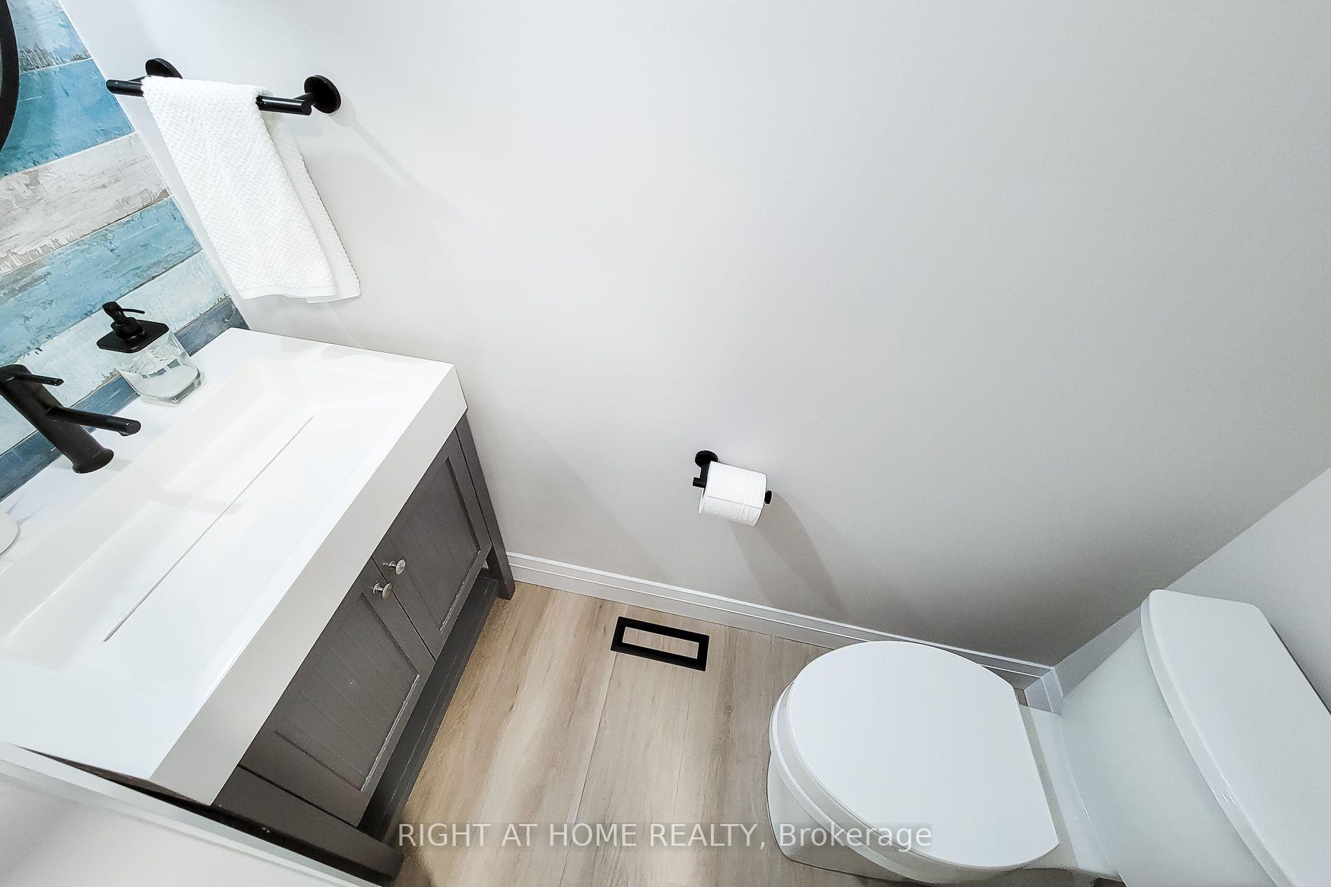 Photo 10 of 3574 Autumnleaf Crescent, Mississauga, Erin Mills — HOMEH