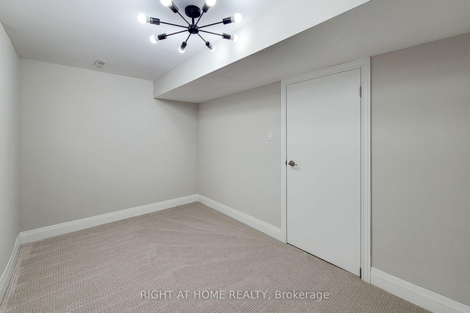 Photo 24 of 3574 Autumnleaf Crescent, Mississauga, Erin Mills — HOMEH