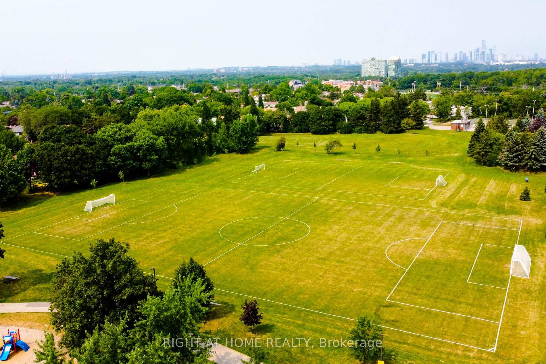Photo 33 of 3574 Autumnleaf Crescent, Mississauga, Erin Mills — HOMEH