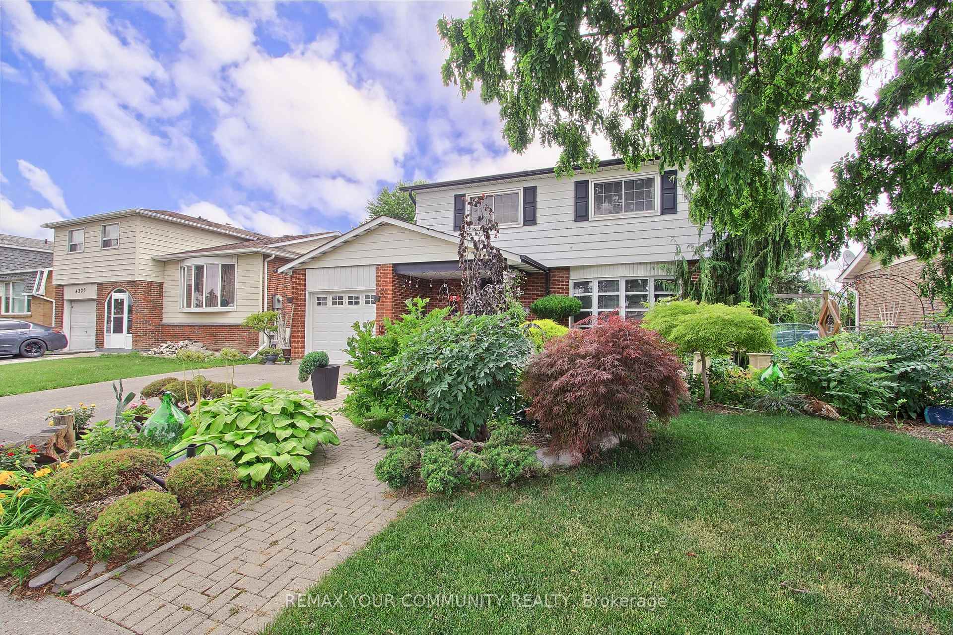 Photo 3 of 4229 Brandon Gate Drive, Mississauga, Malton — HOMEH