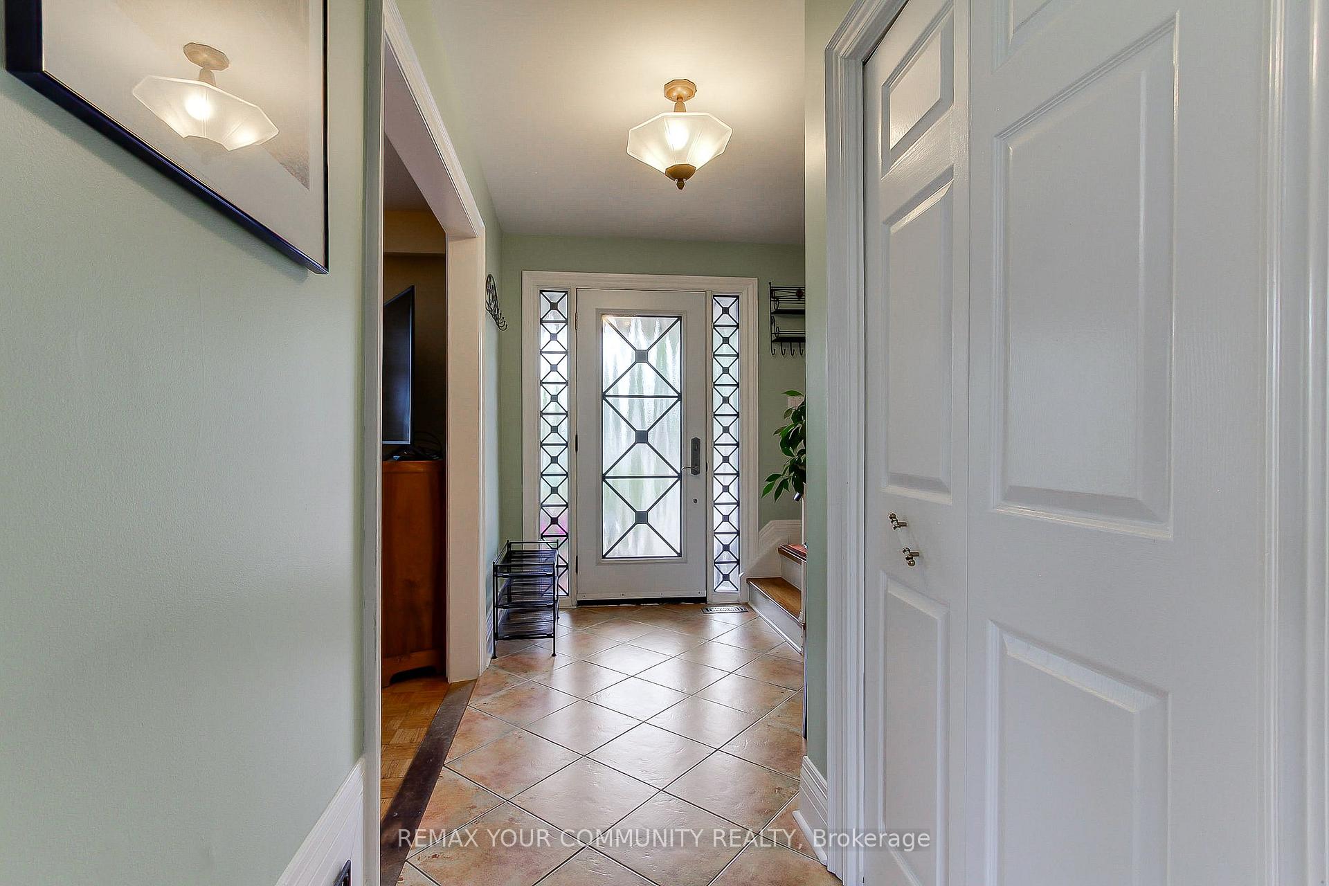 Photo 7 of 4229 Brandon Gate Drive, Mississauga, Malton — HOMEH