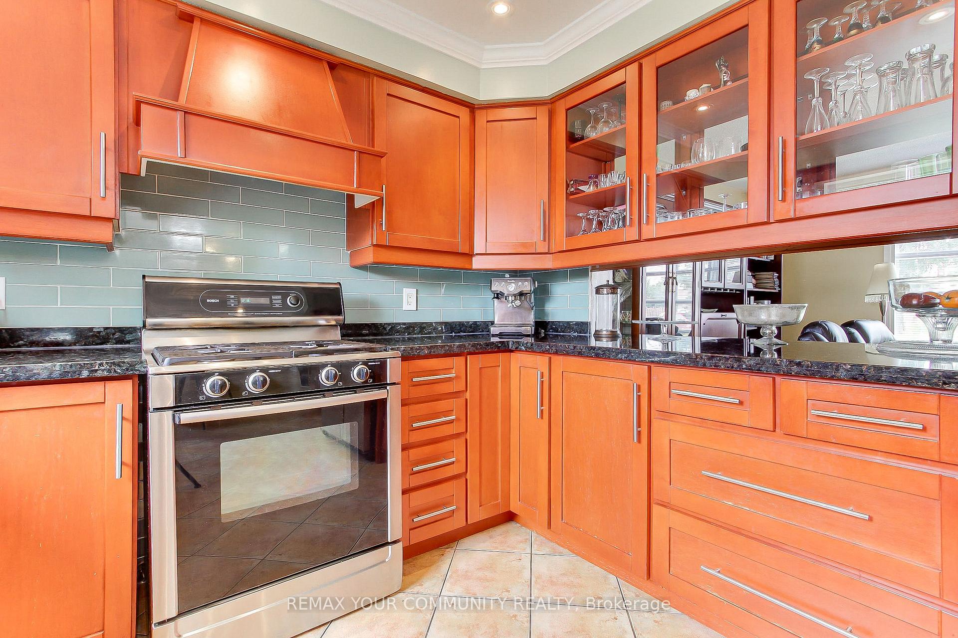 Photo 12 of 4229 Brandon Gate Drive, Mississauga, Malton — HOMEH