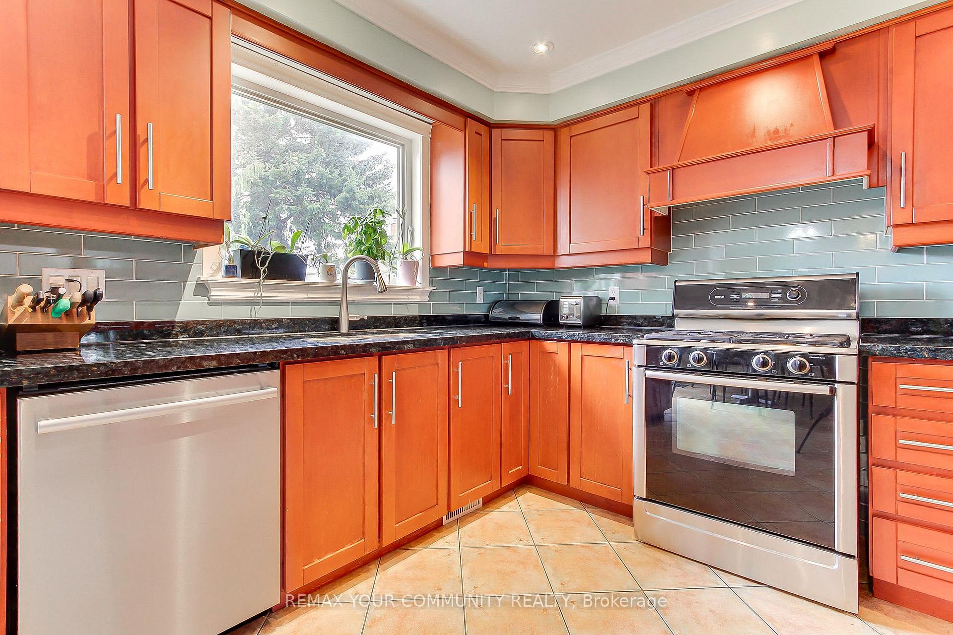 Photo 13 of 4229 Brandon Gate Drive, Mississauga, Malton — HOMEH