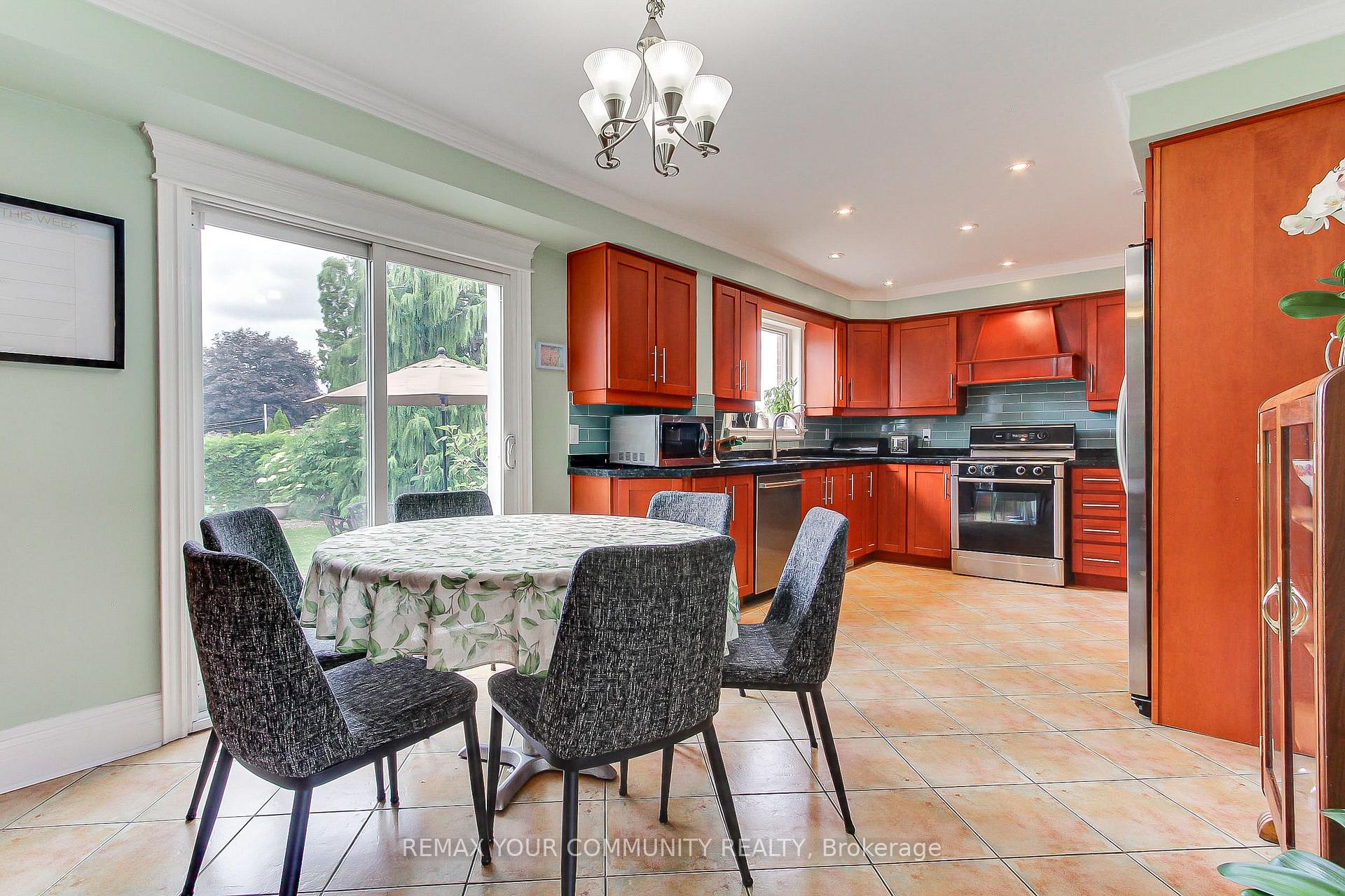 Photo 15 of 4229 Brandon Gate Drive, Mississauga, Malton — HOMEH
