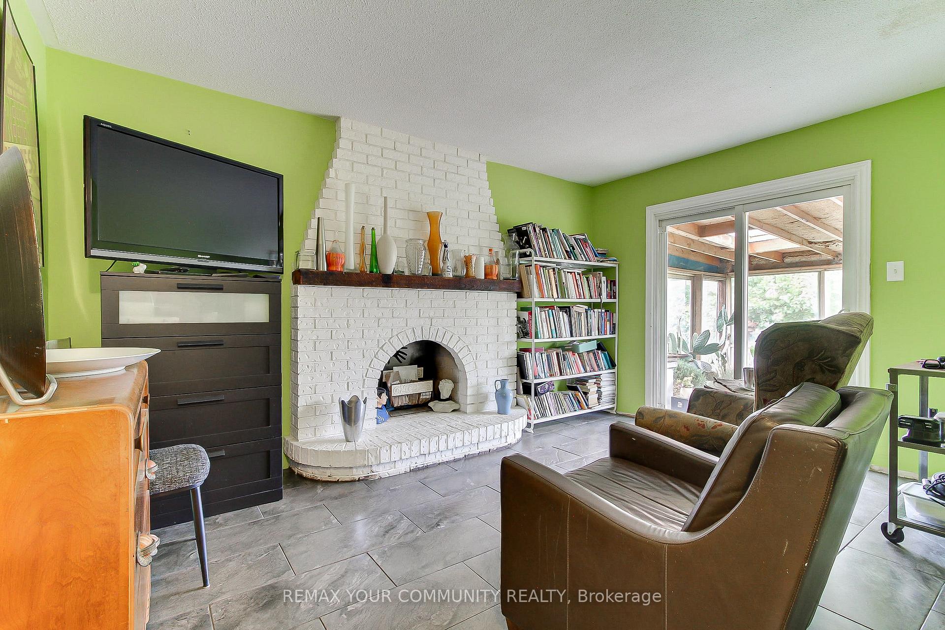 Photo 16 of 4229 Brandon Gate Drive, Mississauga, Malton — HOMEH