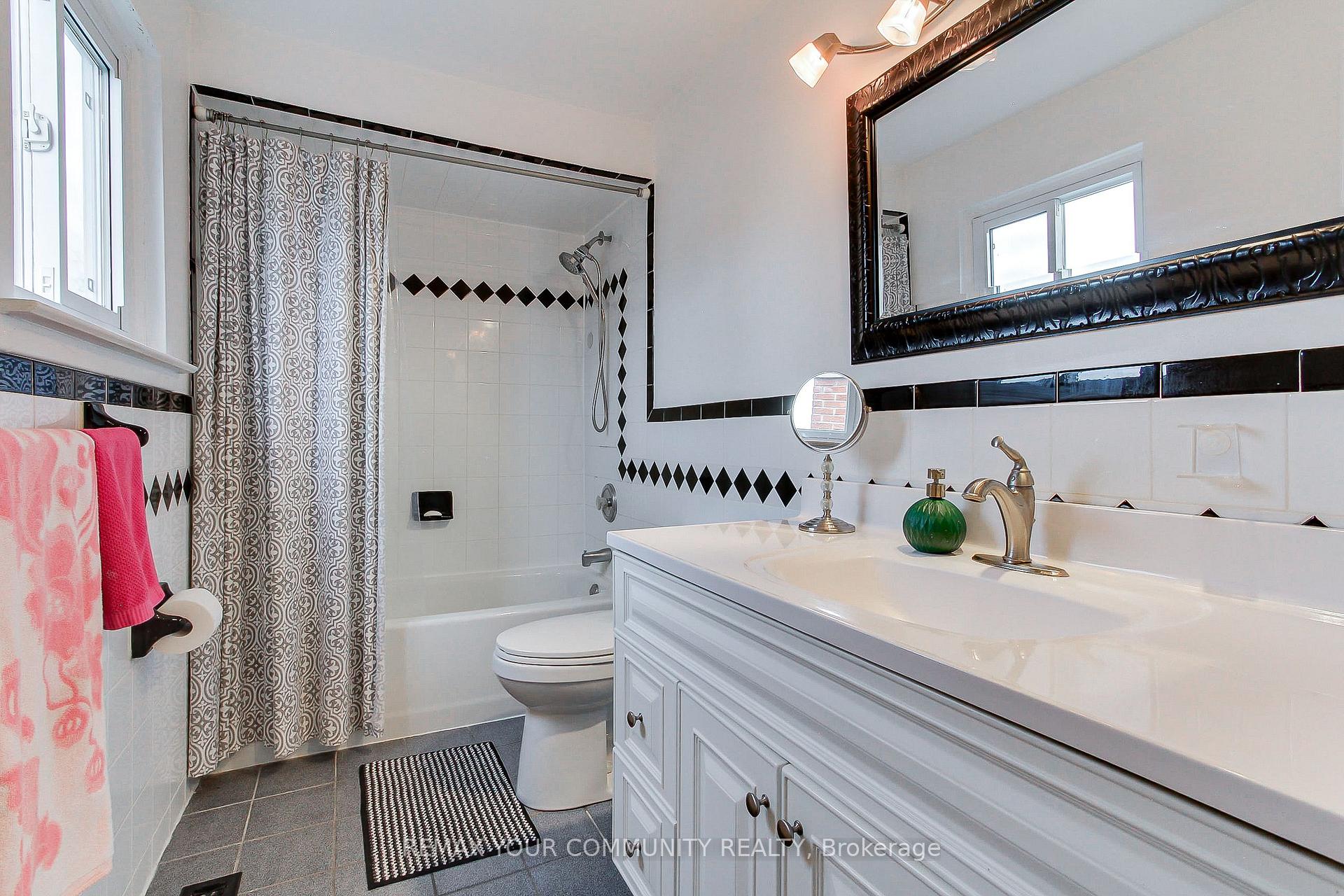 Photo 25 of 4229 Brandon Gate Drive, Mississauga, Malton — HOMEH