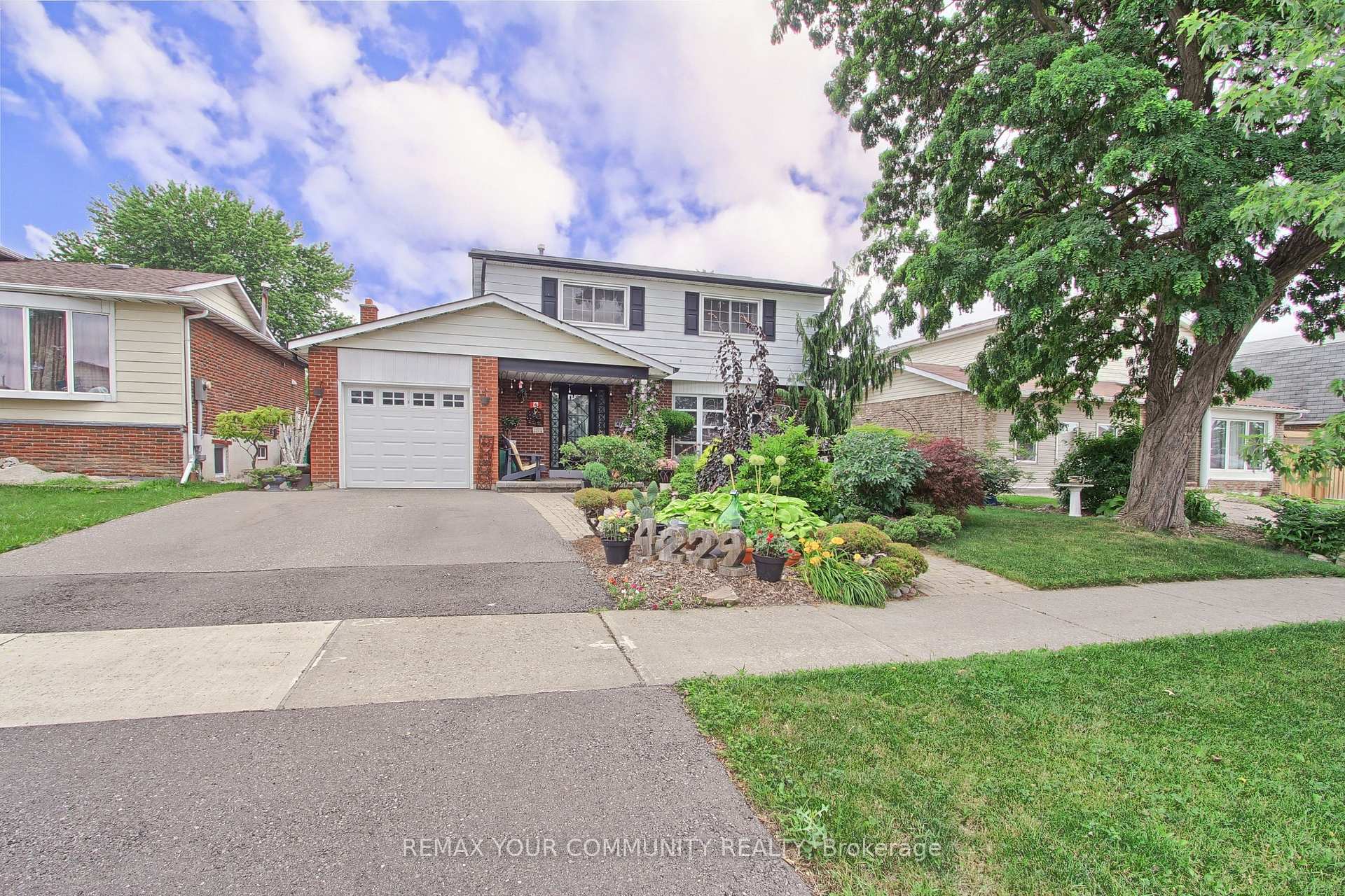 Photo 33 of 4229 Brandon Gate Drive, Mississauga, Malton — HOMEH