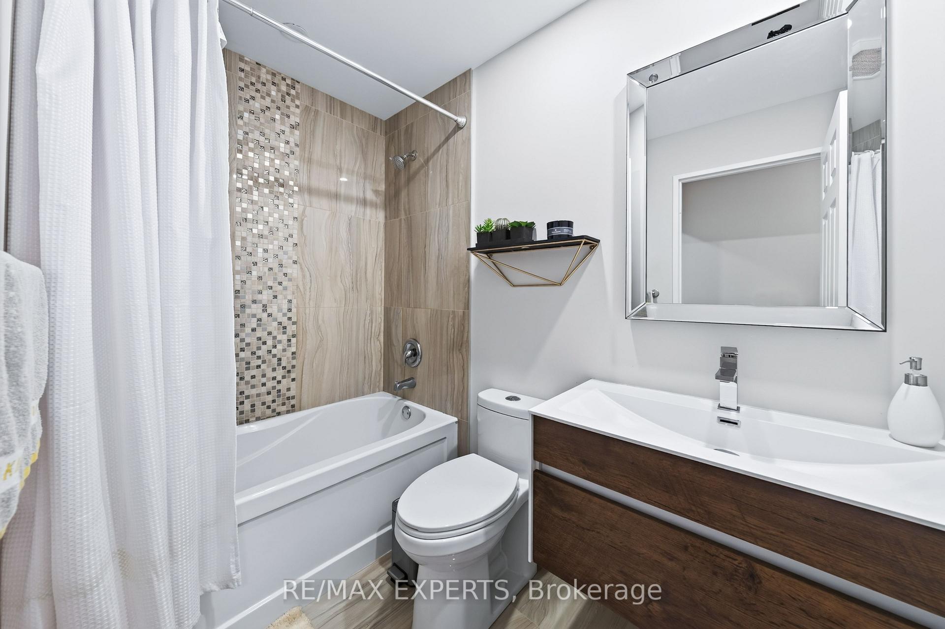 Photo 25 of Unit Ph01, 30 Harding Boulevard W, Richmond Hill, North Richvale — HOMEH