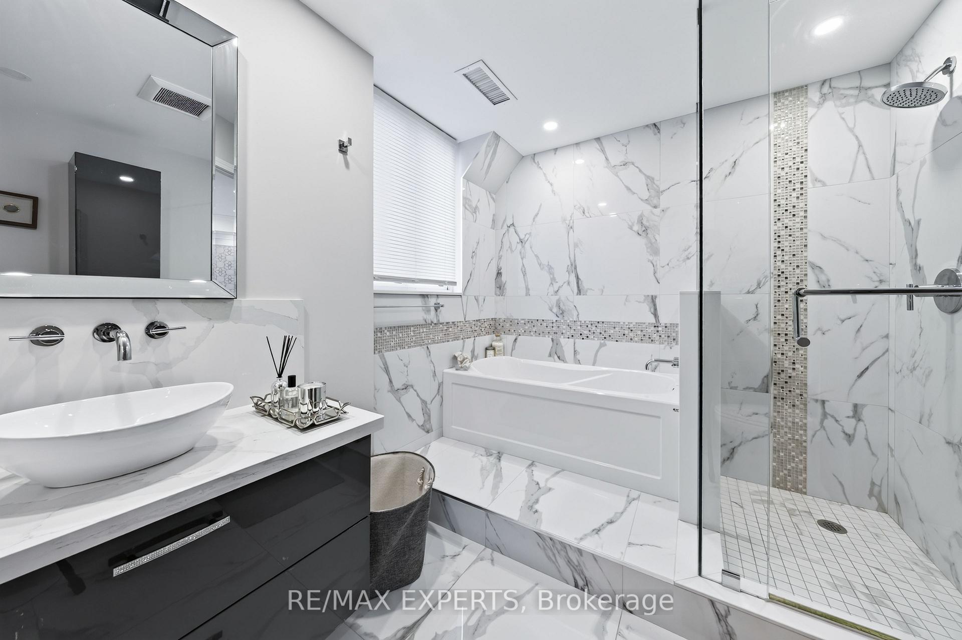 Photo 28 of Unit Ph01, 30 Harding Boulevard W, Richmond Hill, North Richvale — HOMEH