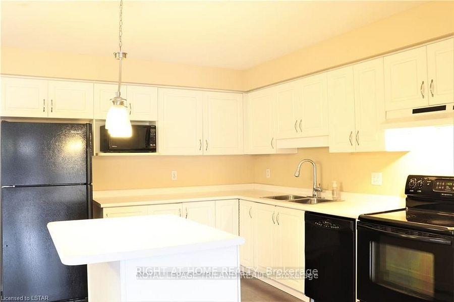 Photo 5 of 709 Silversmith Street, London, North M — HOMEH