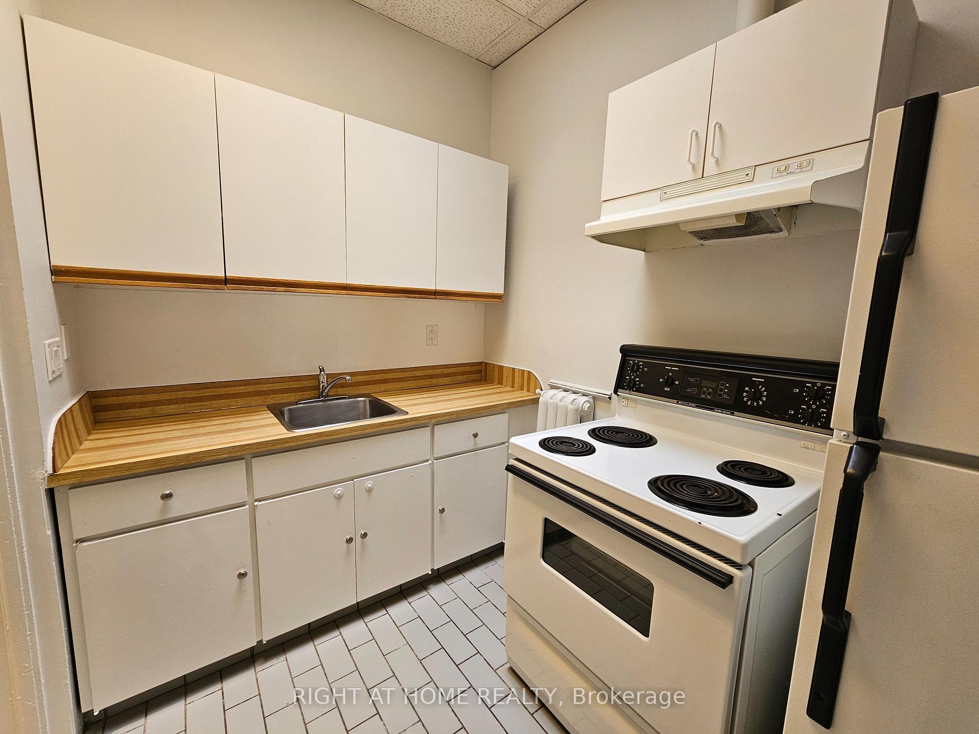 Photo 3 of Unit 6, 516 Yonge Street, Toronto, Church-Yonge Corridor — HOMEH